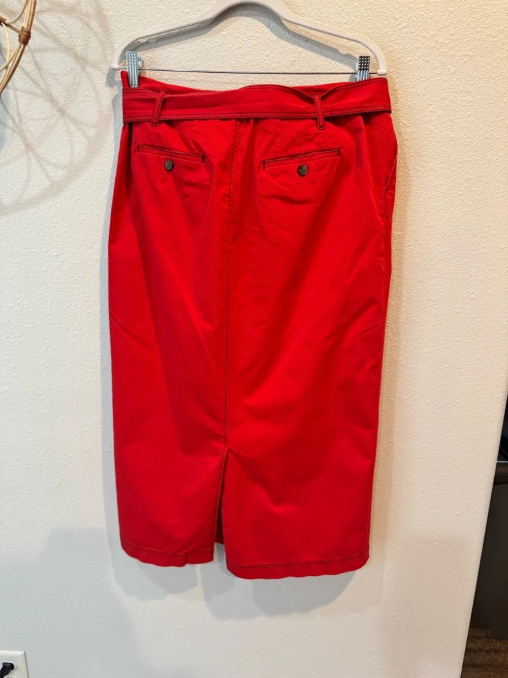 Boden Red Button-Front Cotton Midi Skirt with Self-Tie Waist. Size 10 - Picture 3 of 10